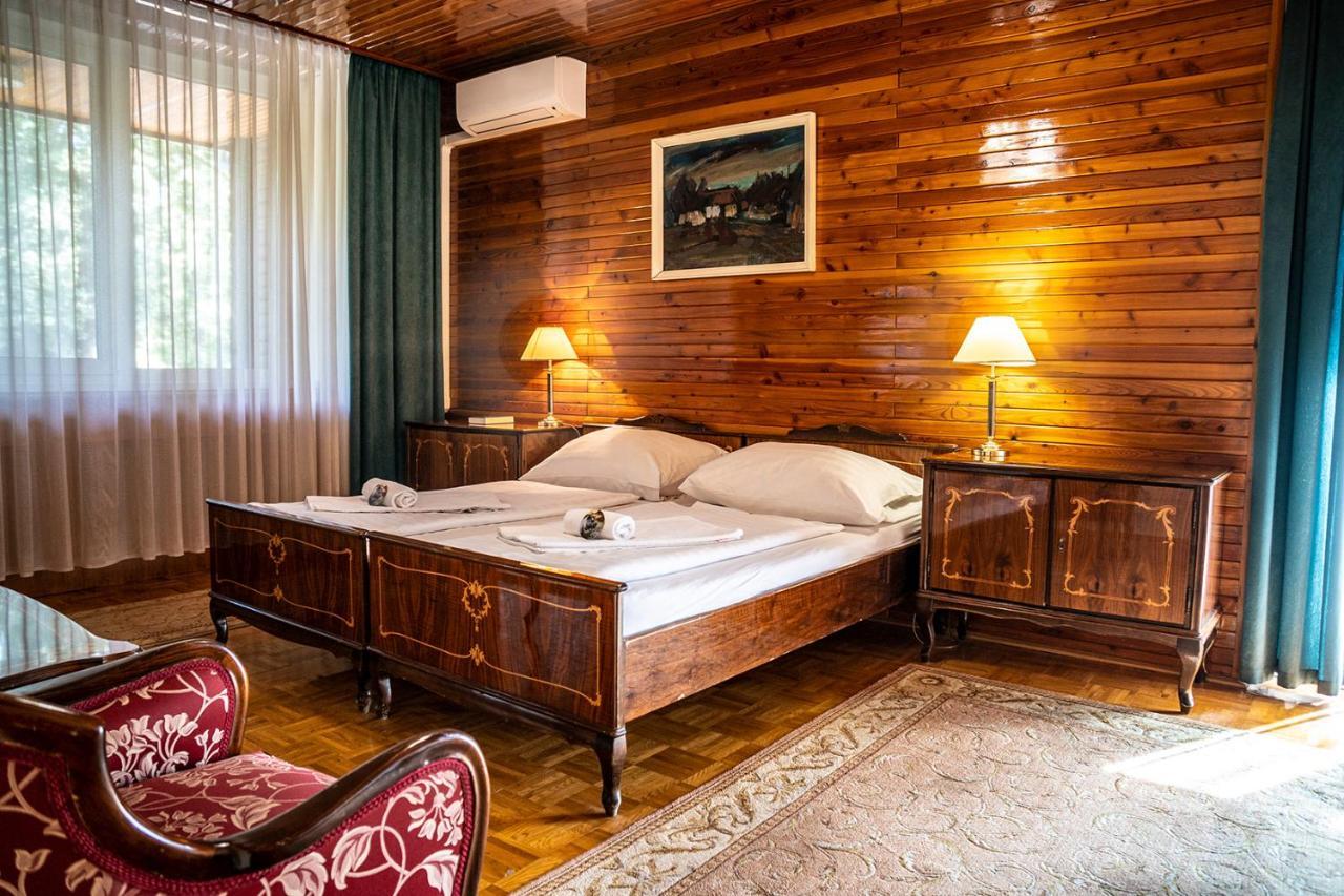 Ozoon Hotel Nyíregyháza Exterior foto